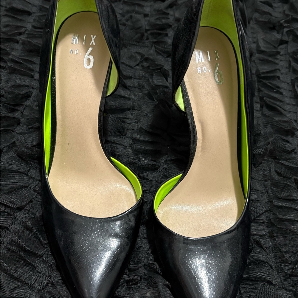 Mix No. 6 Black Pumps/ Heels Women’s Size 9